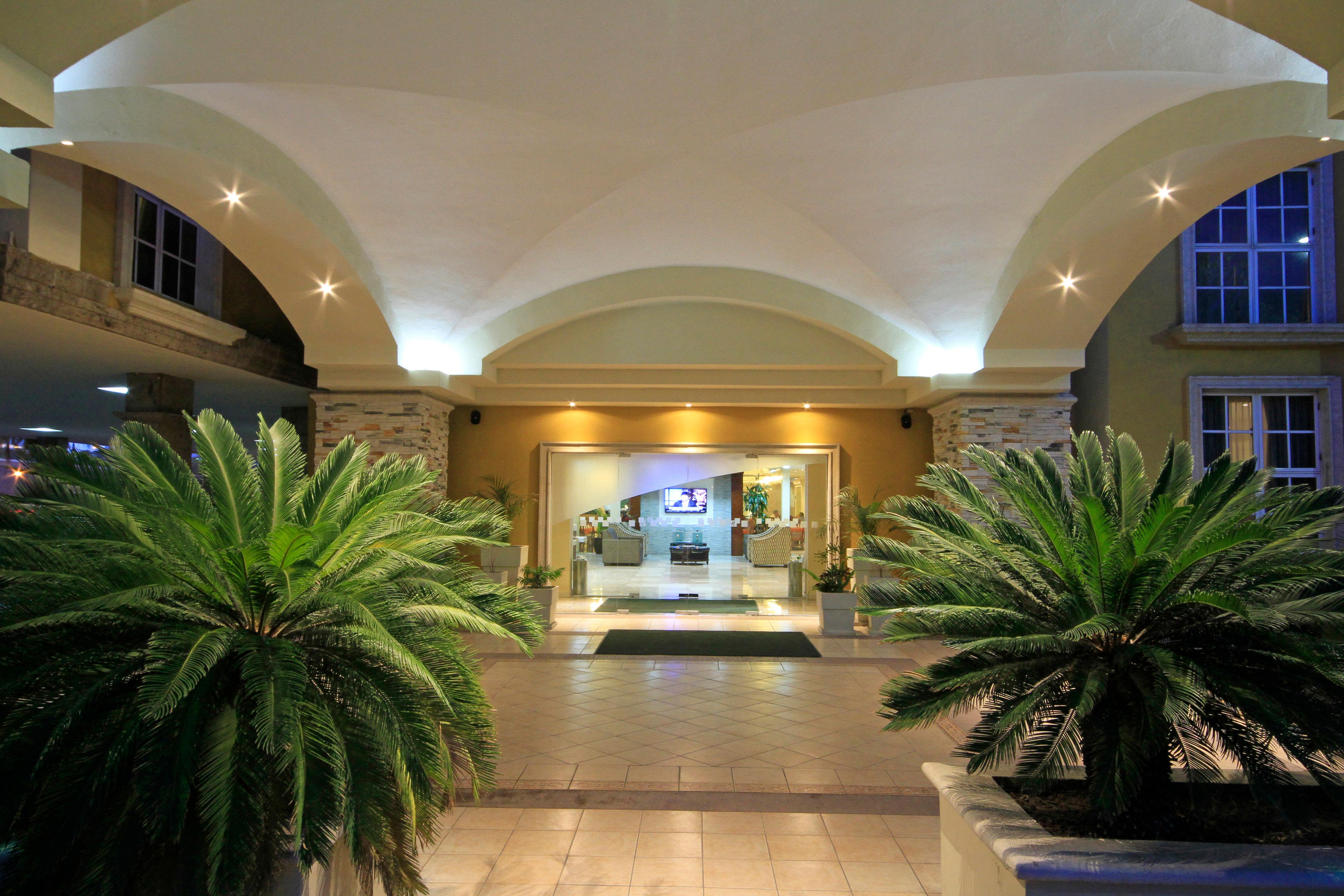 Holiday Inn Monclova By Ihg Exterior foto